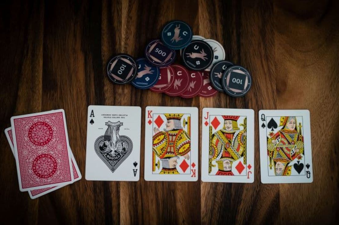 กลยุทธ์ โป๊กเกอร์ ขั้นพื้นฐานบน Live Casino House